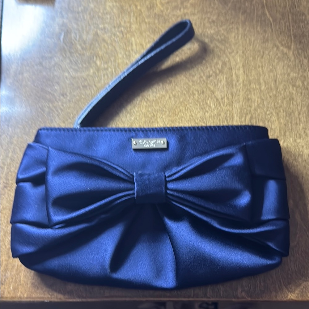 NWOT Kate Spade navy wristlet !